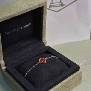 Van Cleef & Arpels Carnelian 18k Rose Gold Bracelet for Women
